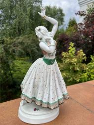 Статуэтка Эсмеральда von Schierholz Германия 1930г. Статуэтка Эсмеральда von Schierholz Германия 1930г.
