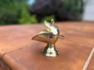 Изящная латунная сахарница Изящная латунная сахарница