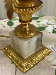 Оригинальная настольная лампа в виде пальмы. Оригинальная настольная лампа в виде пальмы.